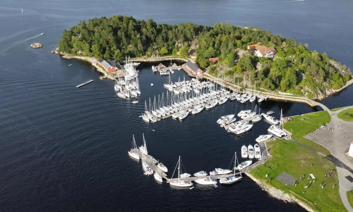 Oscarsborg gjestehavn, marina in Drøbak, Norway — photo 2