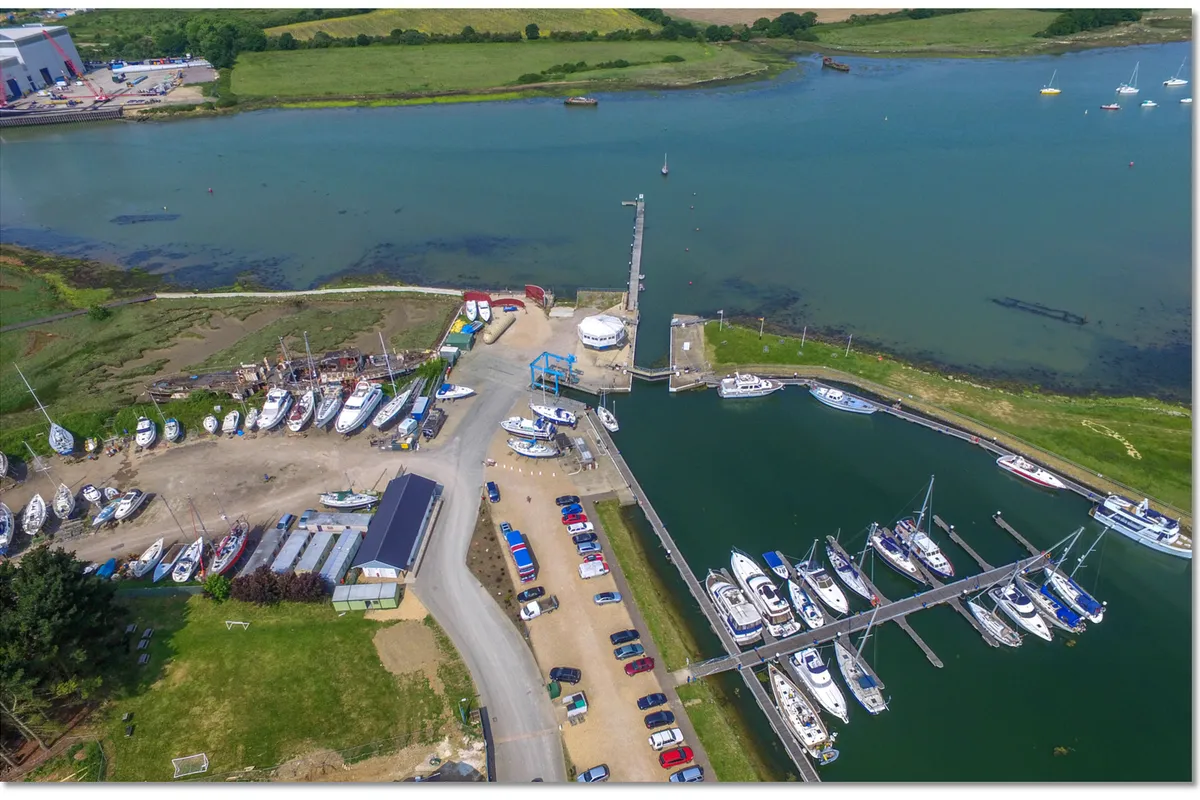 Island Harbour Marina in Whippingham, United Kingdom — photo 7