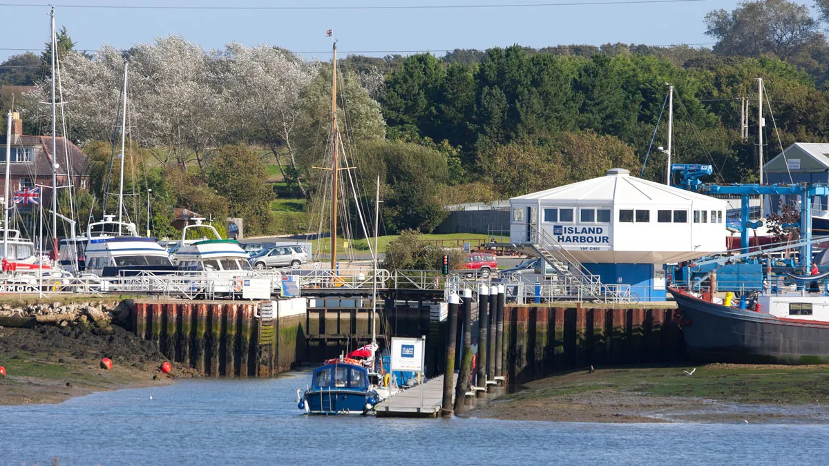 Island Harbour Marina in Whippingham, United Kingdom — photo 8
