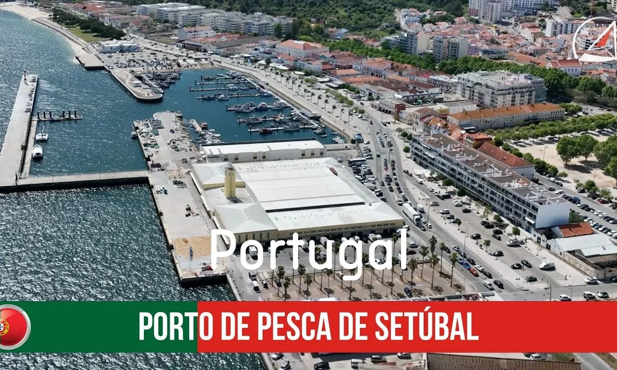 Porto de Pesca de Sines, marina in Sines, Portugal — photo 4