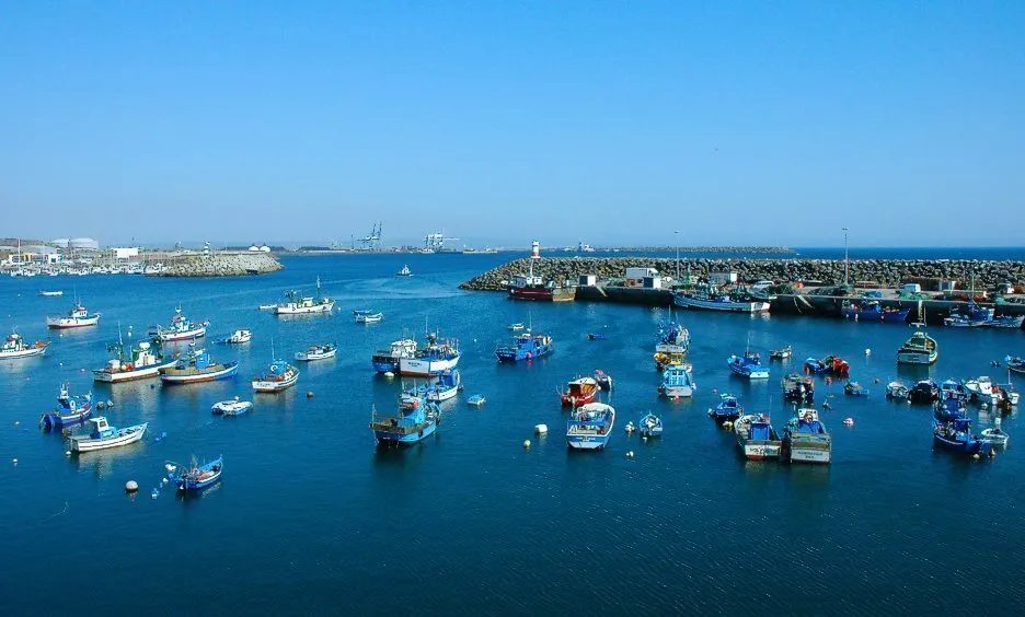 Porto de Pesca de Sines, marina in Sines, Portugal — photo 5