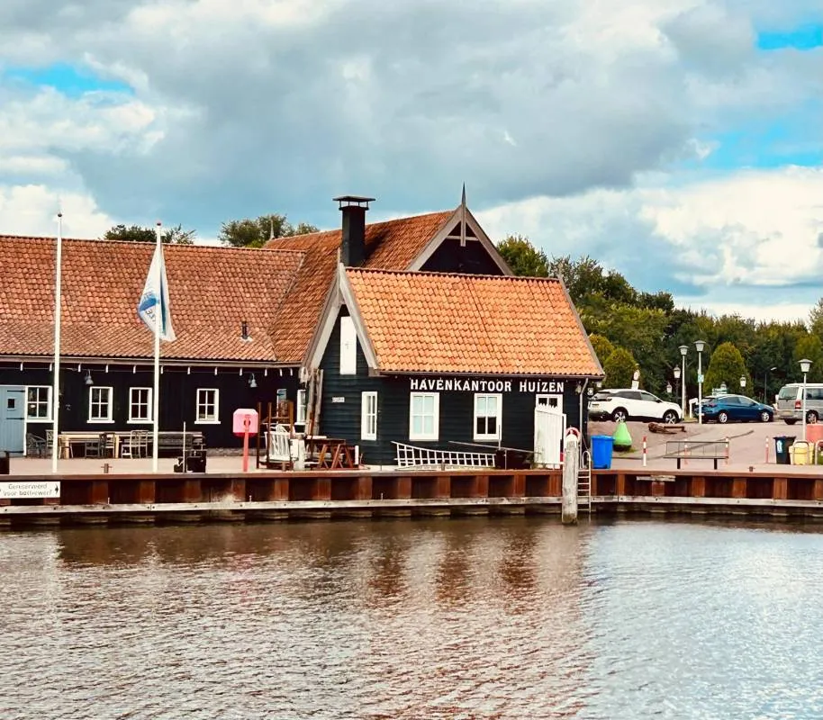 Gemeentelijke Jachthaven Huizen, marina in Huizen, Netherlands