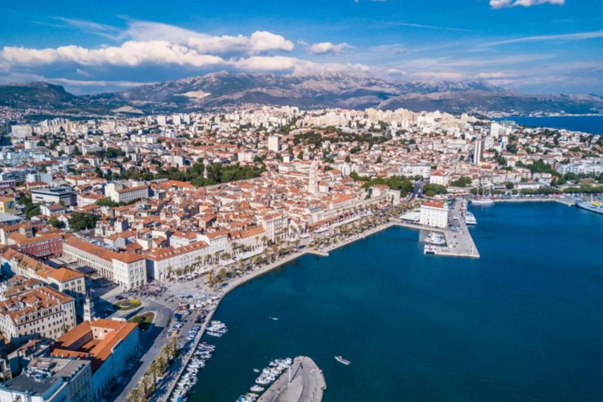 Luka Omiš, marina in Grad Omiš, Croatia