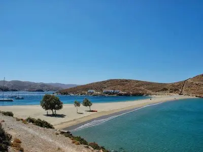 Kolona Bay in Μέριχας, Greece — photo 4