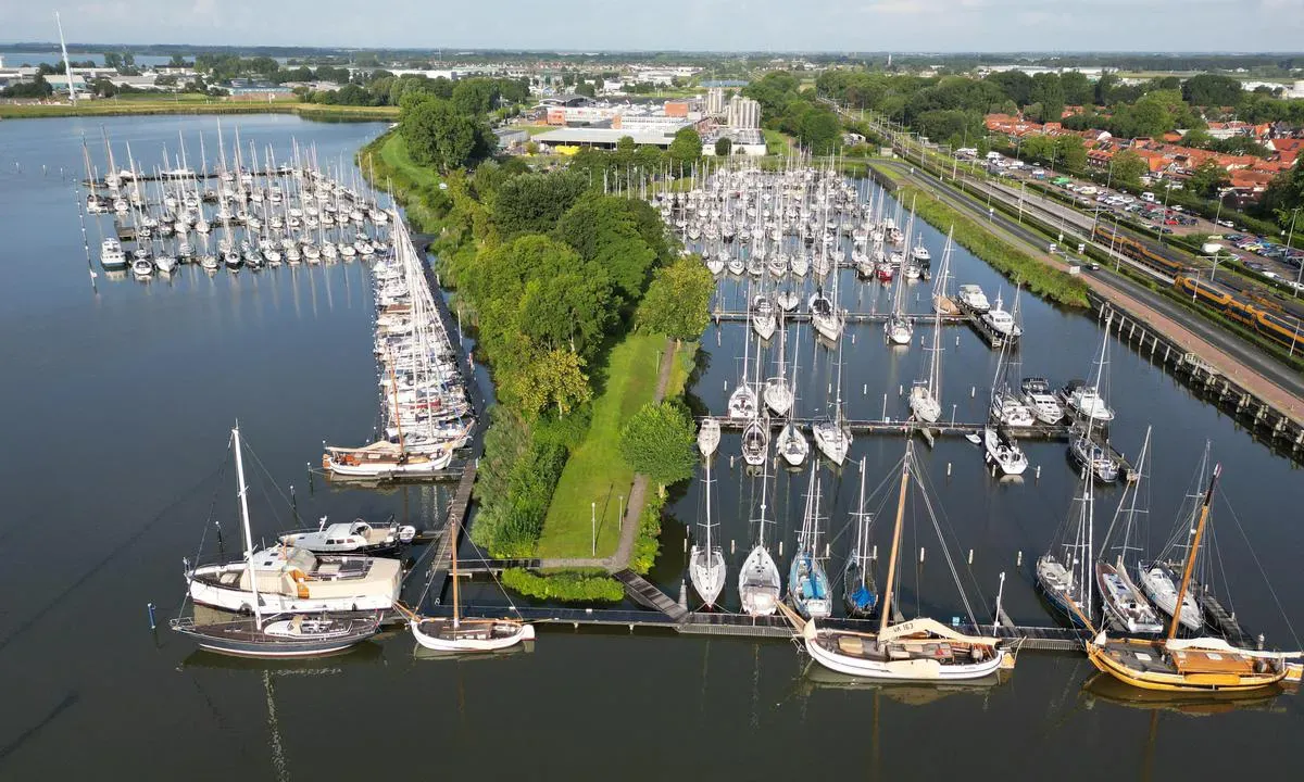Museumhaven, marina in Enkhuizen, Netherlands — photo 8