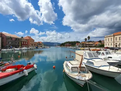Stari Grad Marina in Grad Stari Grad, Croatia — photo 2