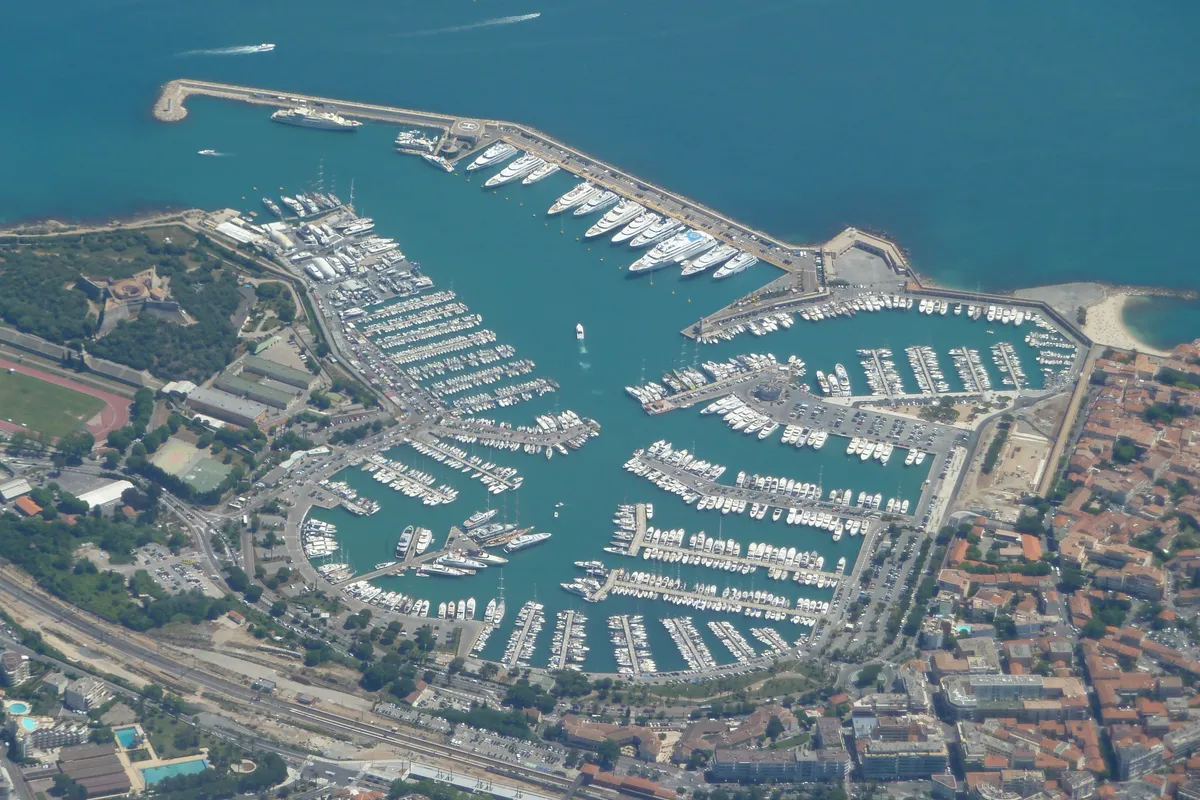 Port Vauban, marina in Lannic, France — photo 3