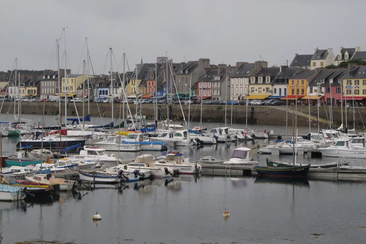 Port du Notic, marina in Camaret-sur-Mer, France