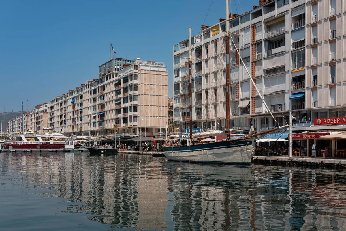 Bassin du Chateau, marina in Le Lavandou, France — photo 7