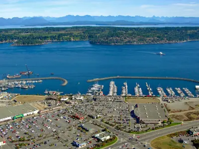 Discovery Harbour Marina in Campbell River, Canada — photo 3