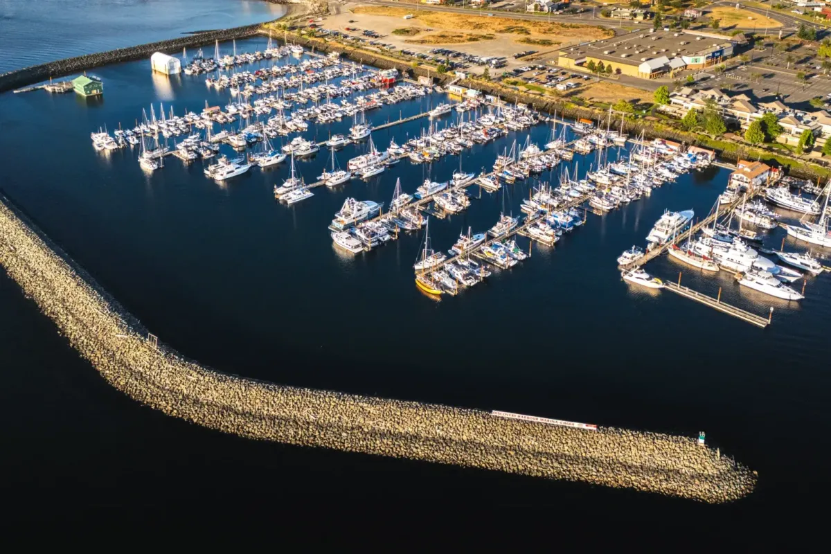 Discovery Harbour Marina in Campbell River, Canada