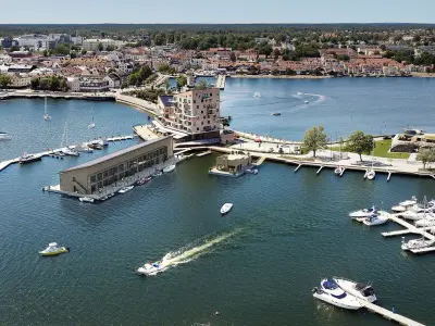Slottsholmen marina in Västervik, Sweden — photo 3
