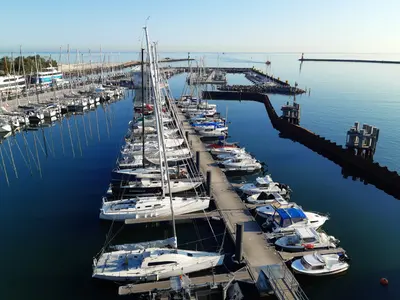 Yachthafen Mittelmole - Sportschule Warnemünde