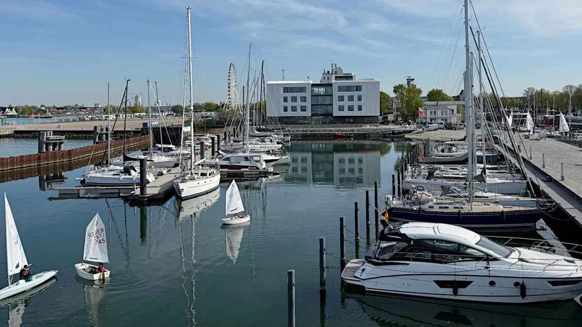 Yachthafen Mittelmole - Sportschule Warnemünde, marina in Rostock, Germany — photo 2