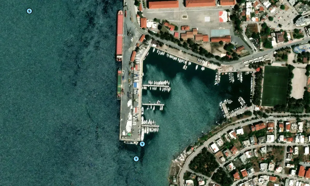 Chalkis Commercial Port, marina in Chalkida, Greece — photo 2