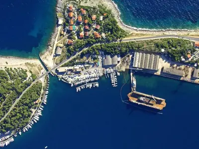 Marina Losinj, Mali Losinj