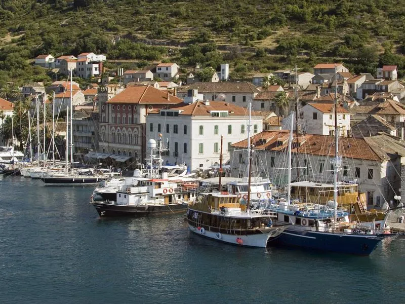 Luka Vis, marina in Grad Vis, Croatia — photo 3