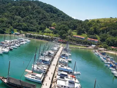 Farol de Paraty Marina in Paraty, Brazil — photo 2