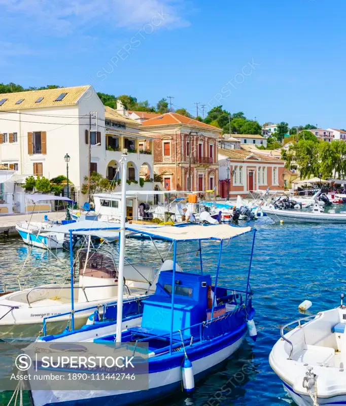 Gaios port (Paxos island), marina in Gaios, Greece — photo 3