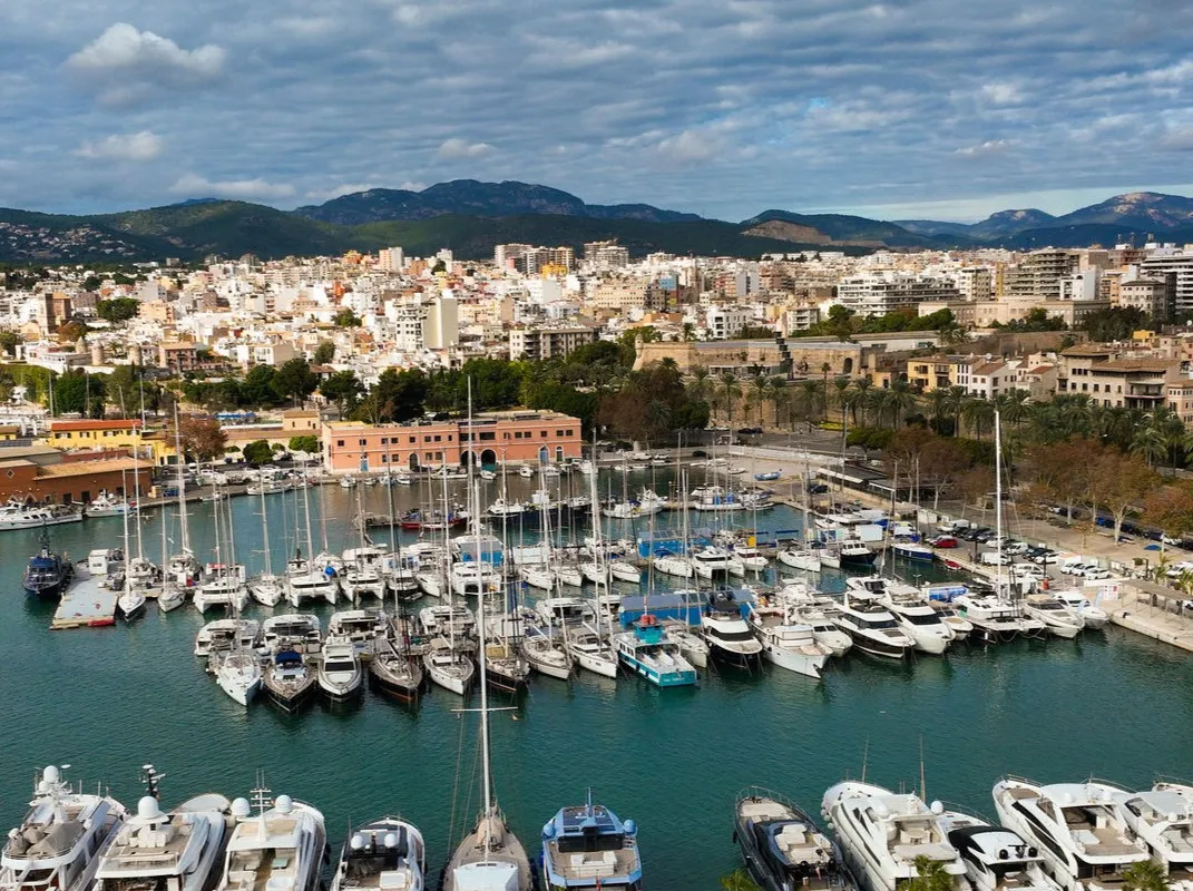 Palma de Mallorca, La Lonja Marina in Palma de Mallorca, Spain — photo 2