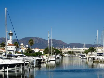 Roses, Empuriabrava marina