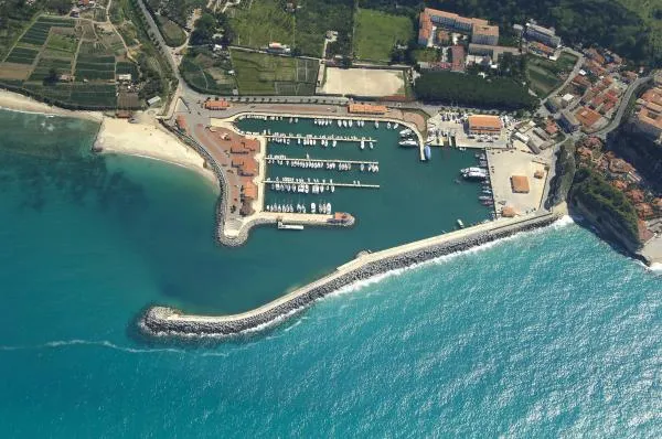 Tropea, Porto di Tropea, marina in Tropea, Italy — photo 3