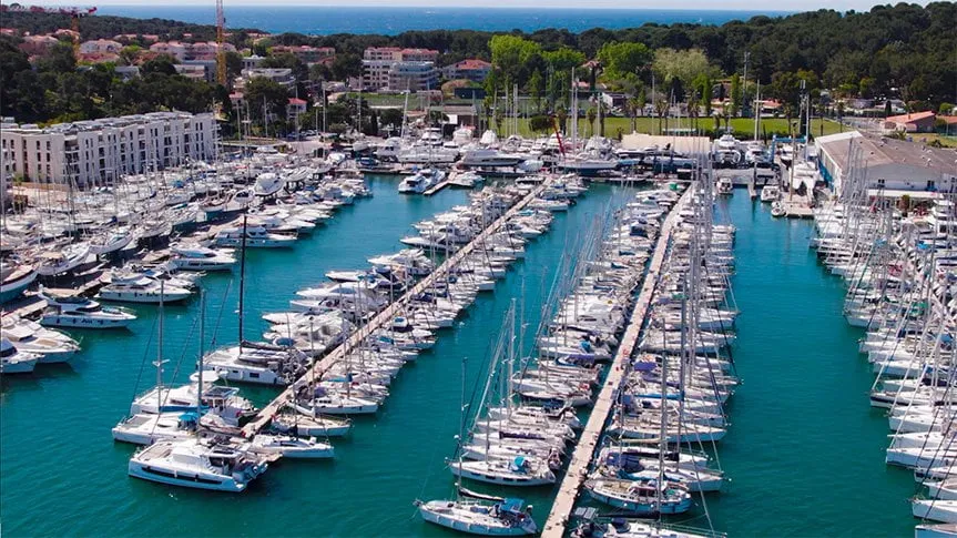 Port Pin Rolland, marina in Saint-Mandrier-sur-Mer, France — photo 5