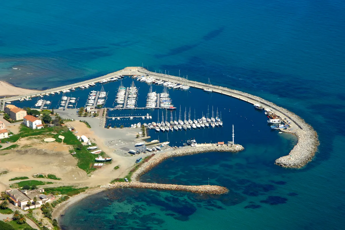 Corsica, Solenzara Marina in Sari-Solenzara, France — photo 4