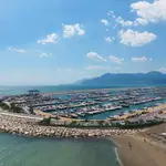 Salerno, Marina d'Arechi