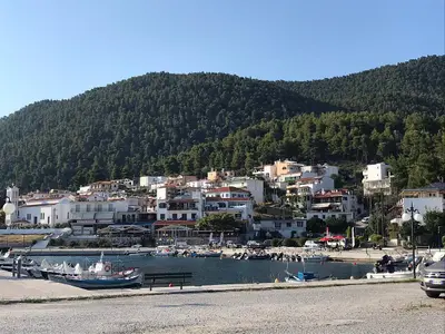 Skopelos, Neo Klima Harbor, marina in Neo Klima, Greece — photo 5