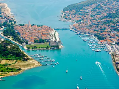 Trogir, Divulje Port