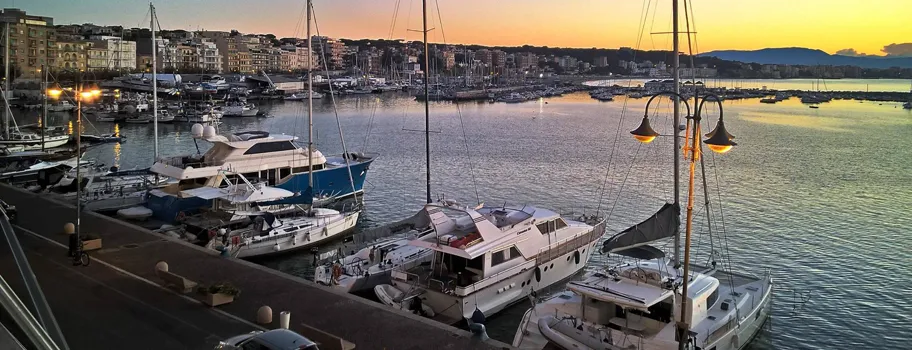 Marina di Capo dAnzio in Anzio, Italy — photo 3