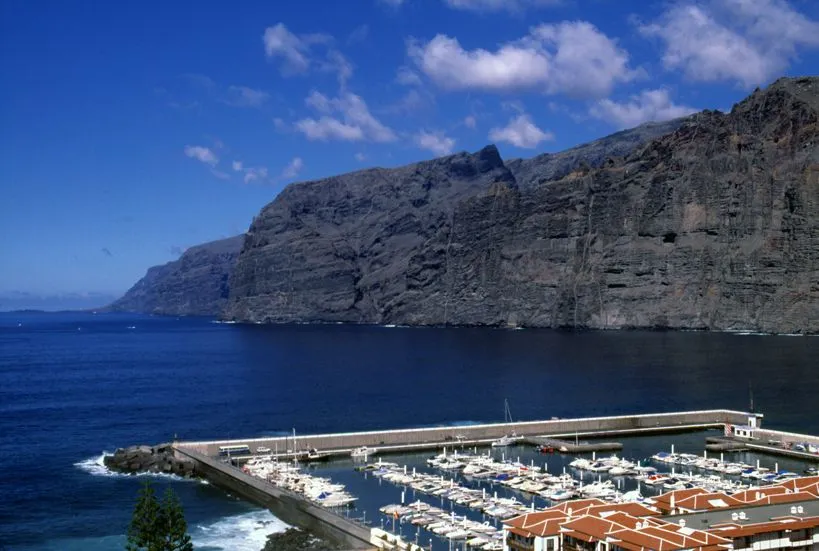 Puerto Los Gigantes, marina in Santiago del Teide, Spain — photo 2