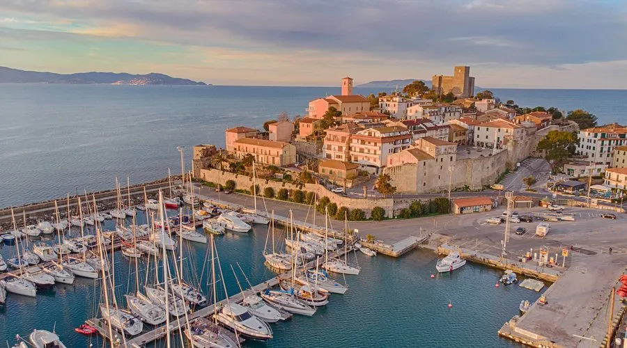 Porto di Talamone, marina in Orbetello, Italy — photo 4