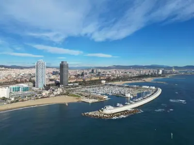 Port Olímpic de Barcelona, marina in Barcelona, Spain — photo 2