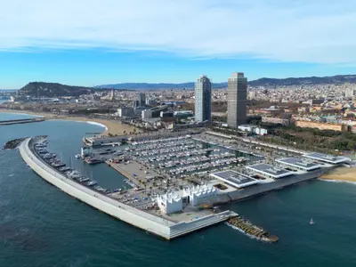 Port Olímpic de Barcelona, marina in Barcelona, Spain — photo 3