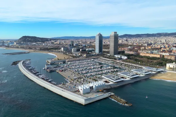 Port Olímpic de Barcelona, marina in Barcelona, Spain — photo 3