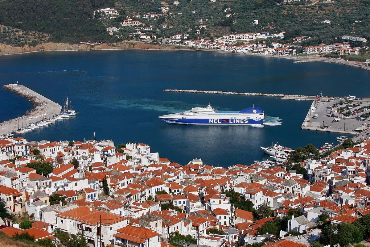 Port of Skopelos, marina in Skopelos, Greece — photo 2
