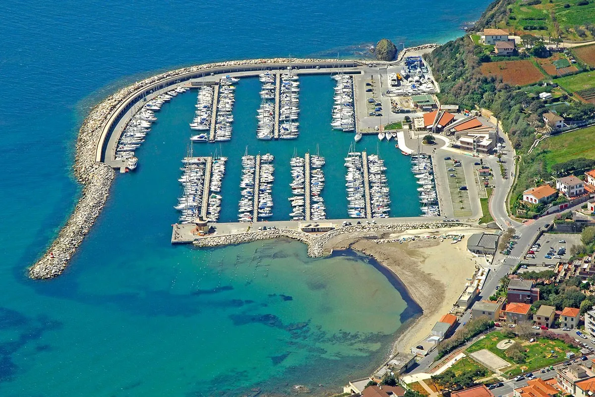 Marina di Salivoli in Piombino, Italy — photo 4