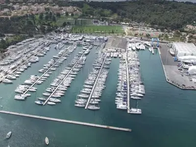 Port Pin Rolland, marina in Saint-Mandrier-sur-Mer, France — photo 3