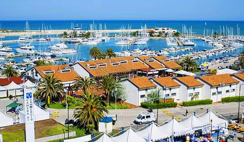 Marina di Pescara in Pescara, Italy — photo 7