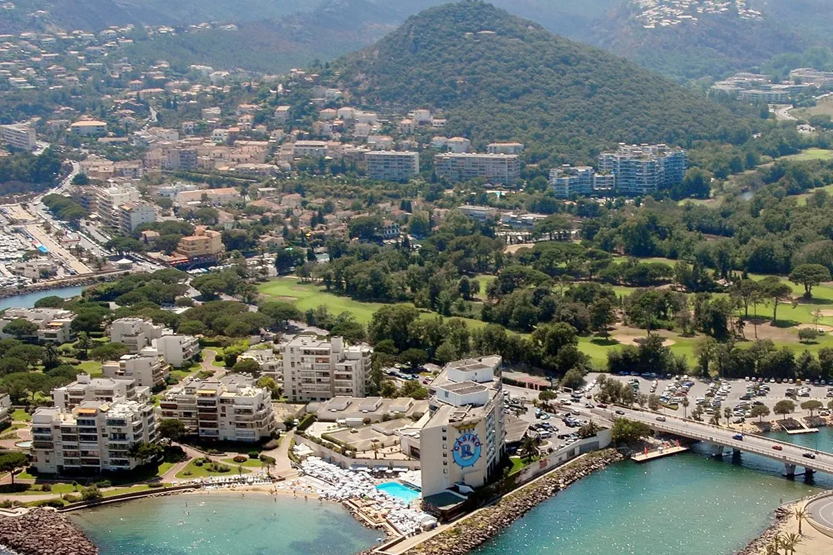 Mandelieu la Napoule Marina in Mandelieu-la-Napoule, France — photo 4
