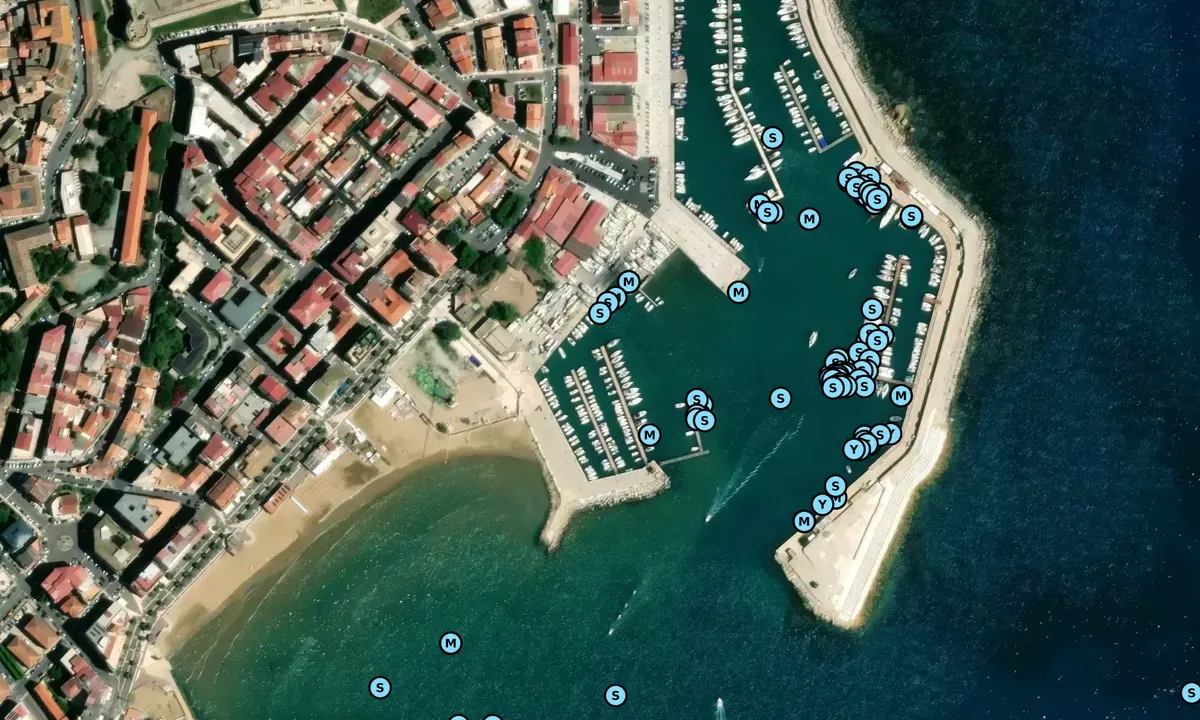 Crotone Marina in Crotone, Italy — photo 6