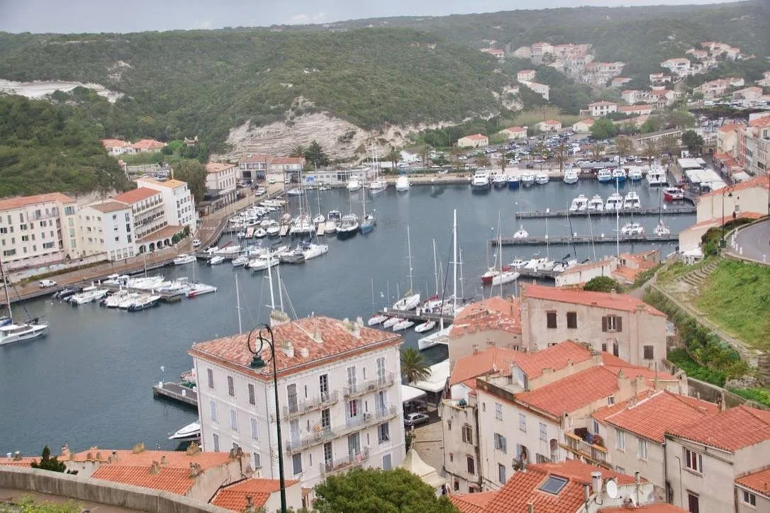 Port de Bonifacio, marina in Bonifacio / Bunifaziu, France — photo 2