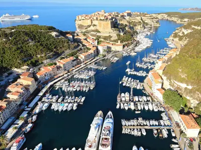 Port de Bonifacio, marina in Bonifacio / Bunifaziu, France — photo 4