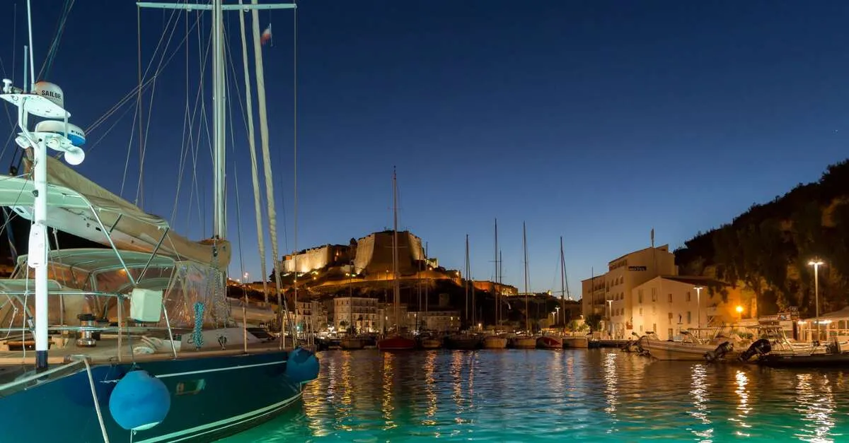 Port de Bonifacio, marina in Bonifacio / Bunifaziu, France — photo 6