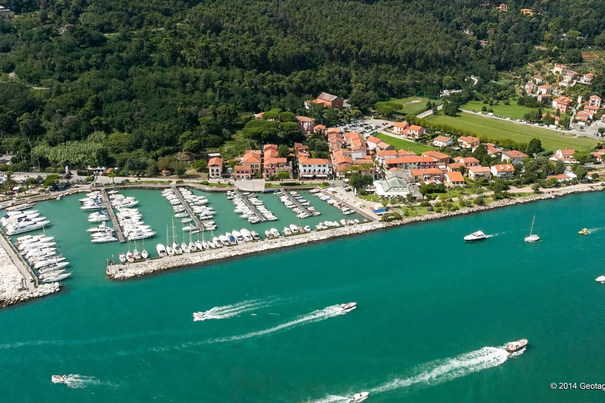 Bocca di Magra Marina in Bocca di Magra, Italy — photo 3