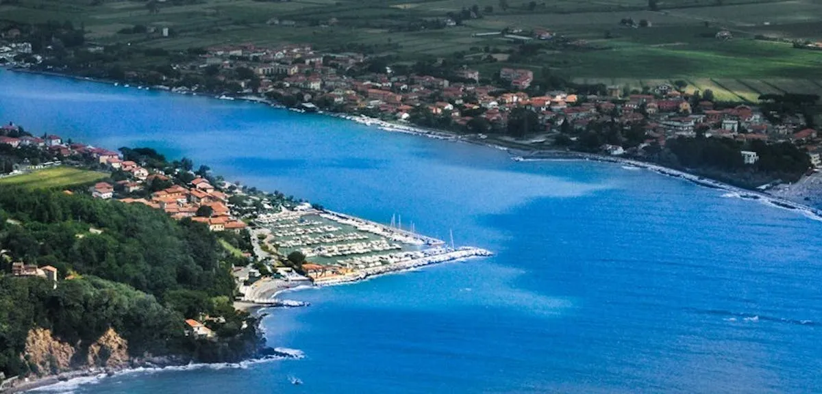 Bocca di Magra Marina in Bocca di Magra, Italy — photo 4