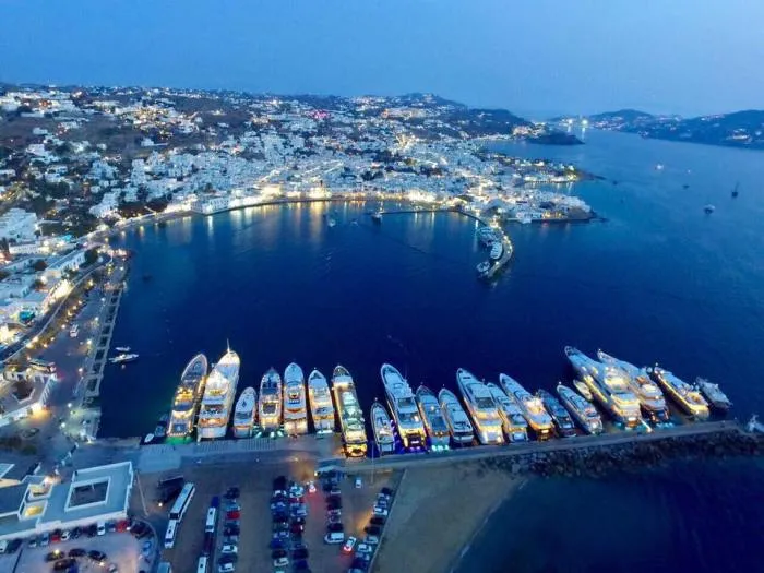 Port of Mykonos, marina in Mykonos, Greece — photo 3