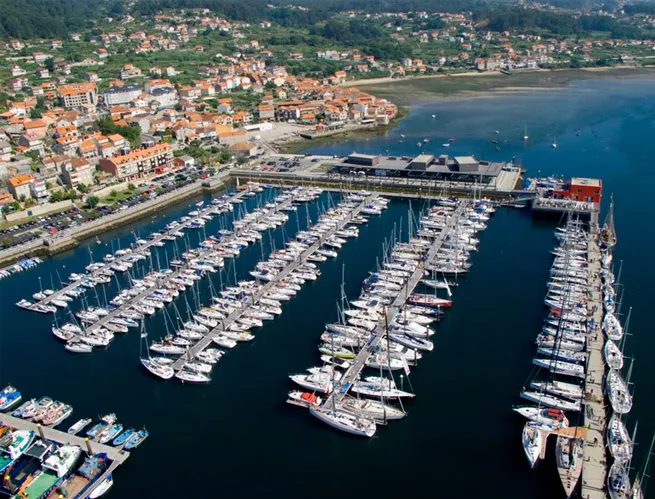 Porto Deportivo de Combarro, marina in Combarro, Spain — photo 4